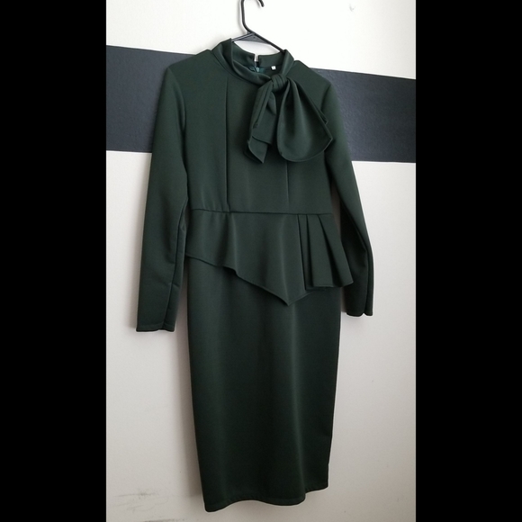 🆕️ LISTING!! BNWOT PUSSYBOW MOCK NECK ASYMMETRICAL PEPLUM PENCIL DRESS - Picture 7 of 16